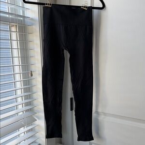 NUX Black High-Waisted Seamless Leggings